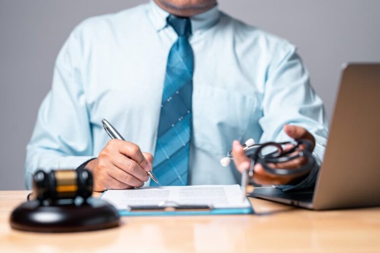 What Are the Steps in a Personal Injury Lawsuit